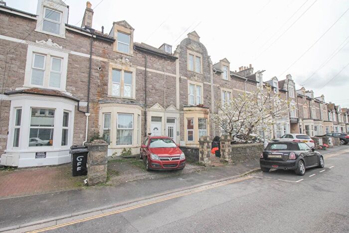 2 Bedroom Flat For Sale In Jubilee Road, Weston-Super-Mare, BS23