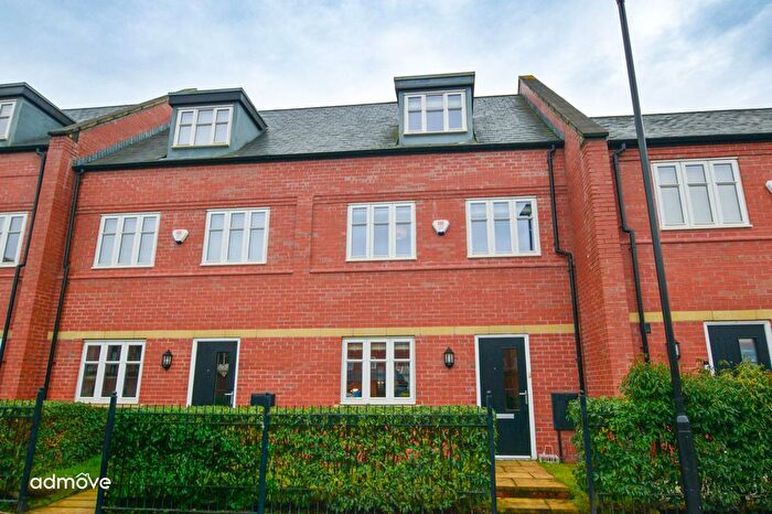 3 Bedroom Terraced House For Sale In Baskerville Road, Altrincham, WA14