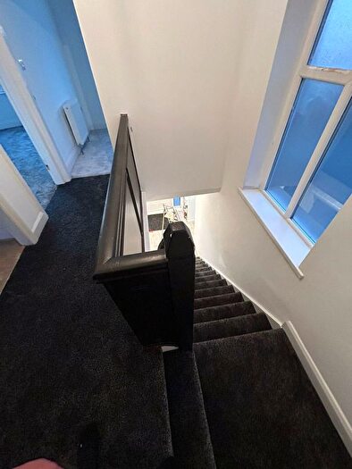 4 Bedroom Semi-Detached House To Rent In Stocksfield Avenue, Newcastle Upon Tyne, NE5