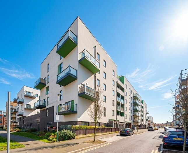 2 Bedroom Flat To Rent In Crown Drive, Romford, RM7