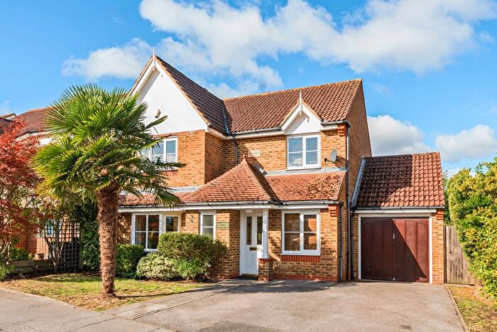 4 Bedroom Detached House For Sale In Round Grove, Shirley, Croydon, CR0