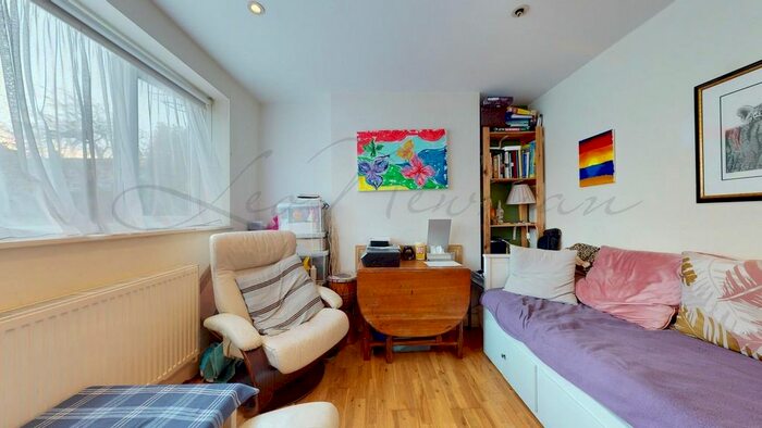 2 Bedroom Flat To Rent In Tulse Hill, London, SW2