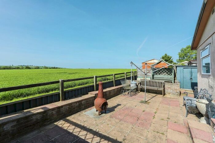 2 Bedroom Park Home For Sale In Drayton Park, Winchester, SO21