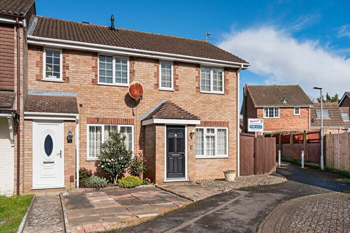2 Bedroom End Of Terrace House For Sale In Sitwell Close, Newport Pagnell, MK16
