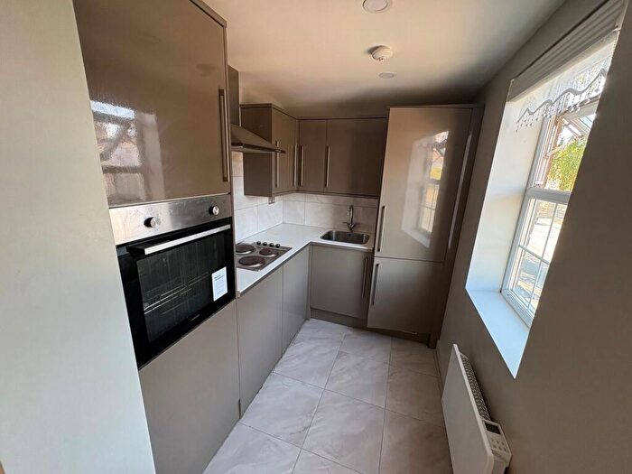 1 Bedroom Flat To Rent In Farm Hill Road, Waltham Abbey, Essex, EN9