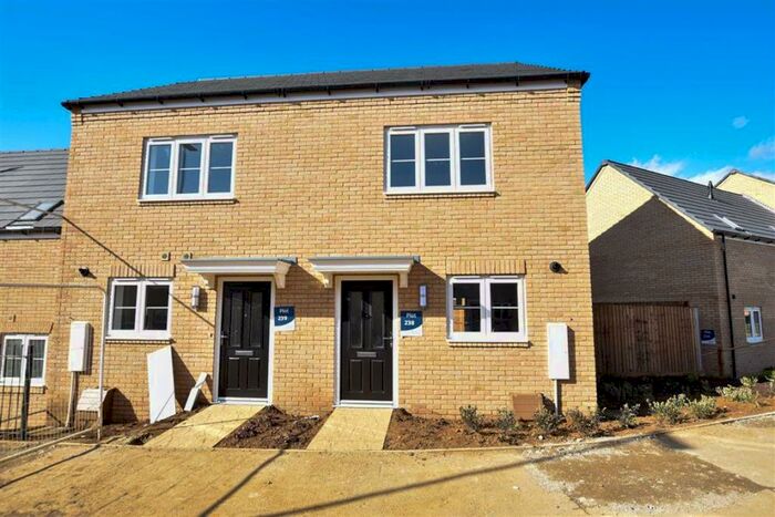 2 Bedroom Semi-Detached House To Rent In Irthlingborough Road North, Wellingborough, NN8