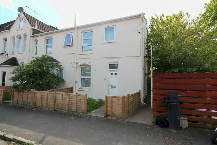 Studio To Rent In Alma Road, Southampton, SO14