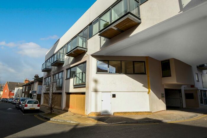 1 Bedroom Flat To Rent In St. Marys Road, Surbiton, KT6