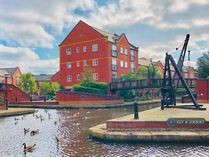 2 Bedroom Flat To Rent In Chapeltown Street, Manchester, M1