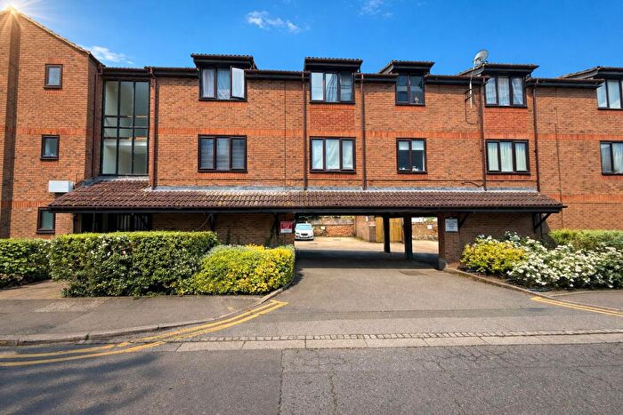 1 Bedroom Property For Sale In Fairfield Avenue, Staines-Upon-Thames, TW18