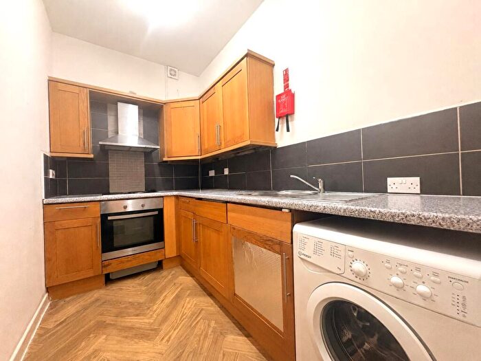 2 Bedroom Apartment To Rent In Clifton Street, Splott, Cardiff, CF24