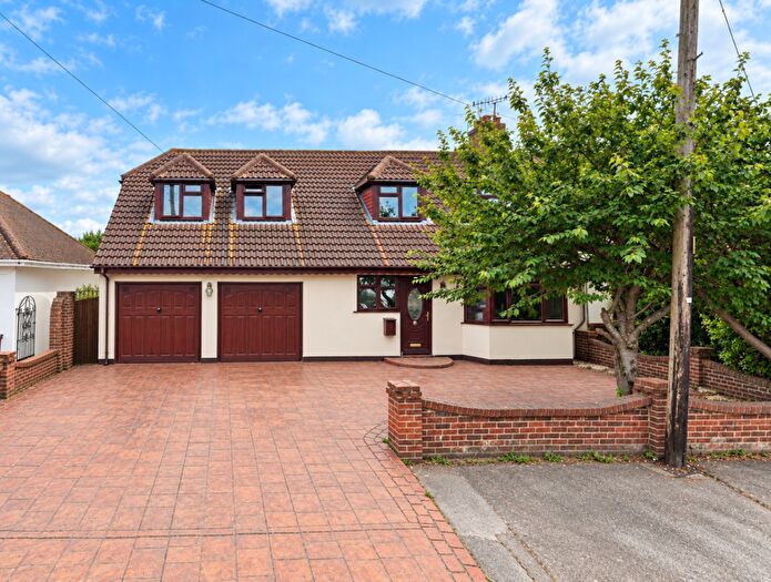 5 Bedroom Semi-Detached House For Sale In Limburg Road, Canvey Island, Essex, SS8