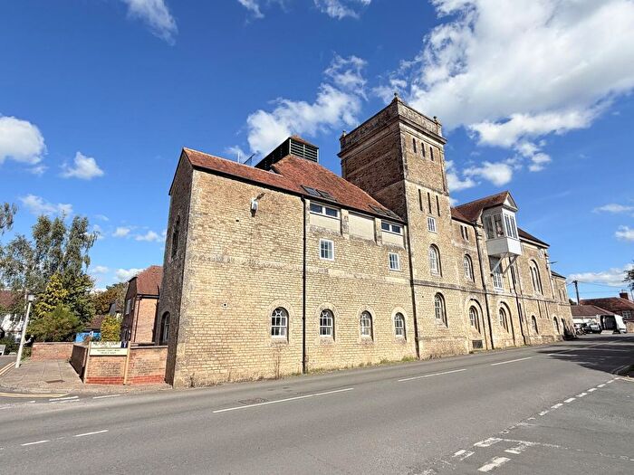 2 Bedroom Flat For Sale In Milford Court, Gillingham, SP8