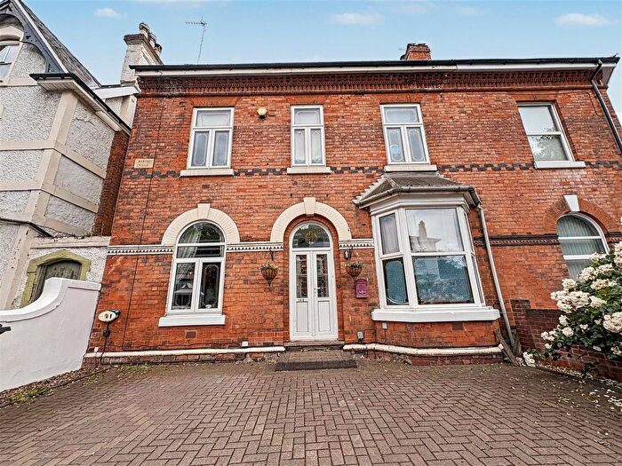 5 Bedroom Semi-Detached House For Sale In Pershore Road, Birmingham, B5
