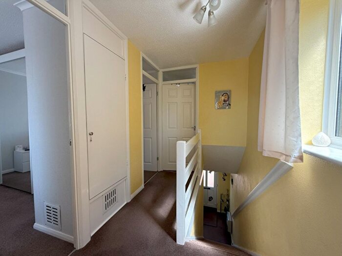 3 Bedroom Semi-Detached House For Sale In Westminster Road, Wellingborough, Northamptonshire, NN8