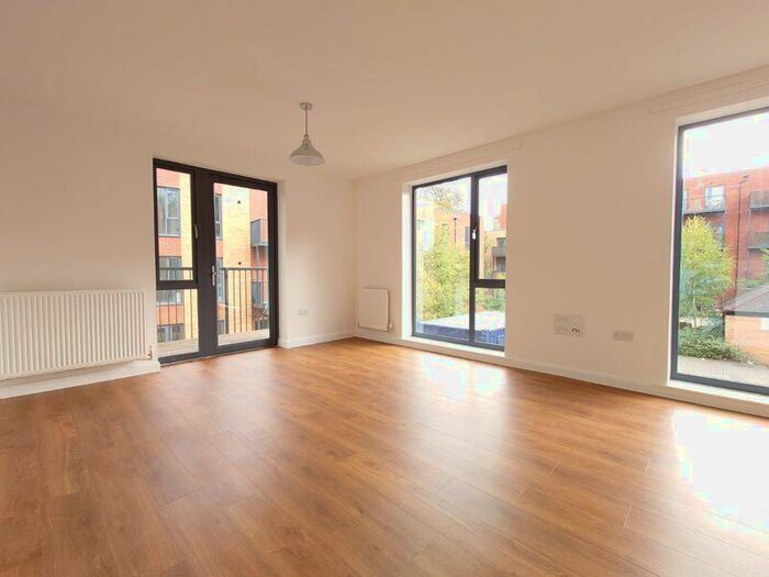 2 Bedroom Flat To Rent In , Iron Railway Close, Coulsdon, CR5