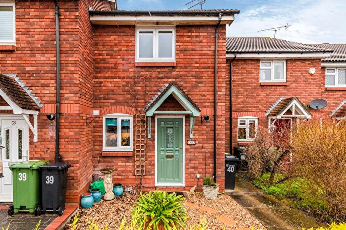 2 Bedroom Terraced House To Rent In Merlin Drive, PO3