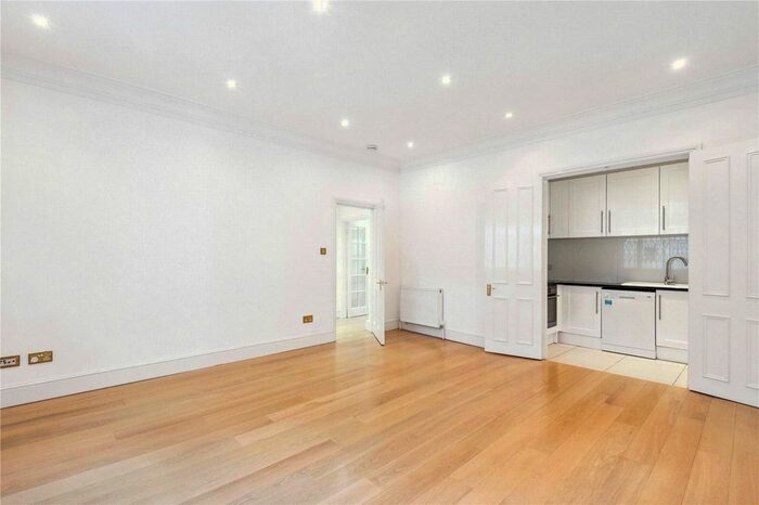 3 Bedroom Flat To Rent In Cornwall Gardens, London, SW7