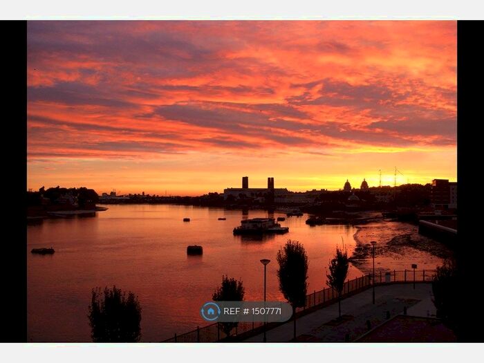 2 Bedroom Flat To Rent In Glaisher Street, London, SE8