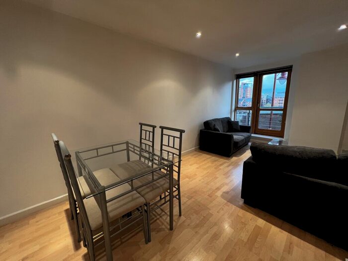 2 Bedroom Flat To Rent In Bowman Lane, Leeds, West Yorkshire, LS10