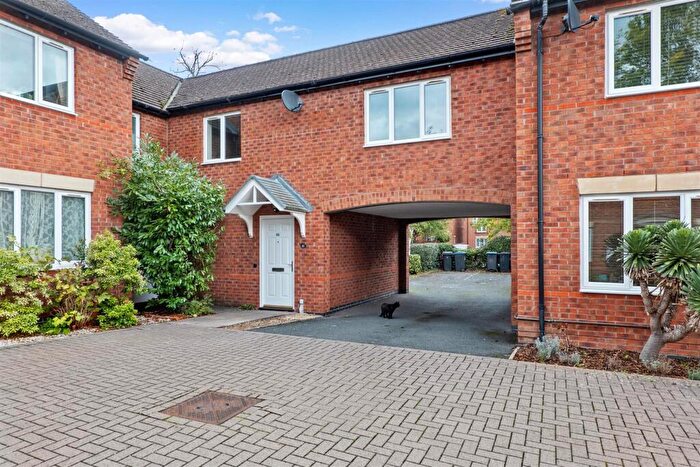 1 Bedroom Coach House For Sale In Worths Way, Stratford-Upon-Avon, CV37