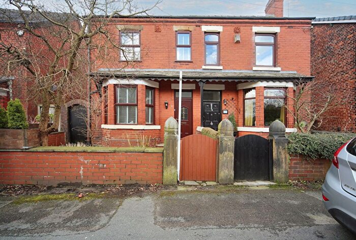 3 Bedroom Semi-Detached House For Sale In Chorley Road, Standish, WN1