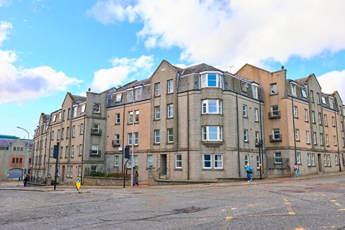 2 Bedroom Flat To Rent In Berry Street, Top Floor Right, City Centre, Aberdeen, AB25