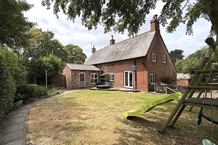 4 Bedroom Cottage For Sale In New Road, Burton Lazars, LE14