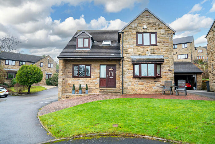 4 Bedroom Detached House For Sale In Dukewood Road, Clayton West, Huddersfield, HD8