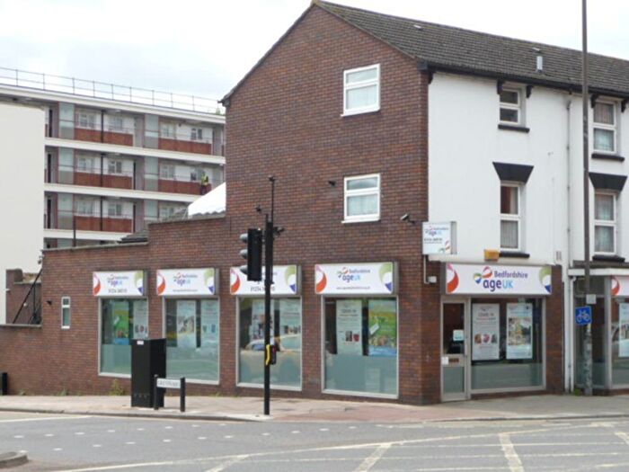 1 Bedroom Apartment To Rent In Bromham Road, Bedford, MK40