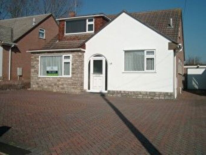 4 Bedroom Detached House To Rent In Lancaster Drive, Broadstone, BH18