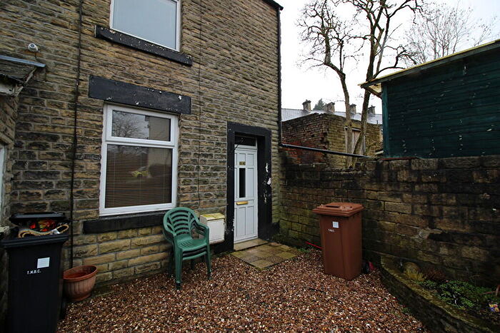 2 Bedroom End Of Terrace House To Rent In Market Street, Hollingworth, SK14