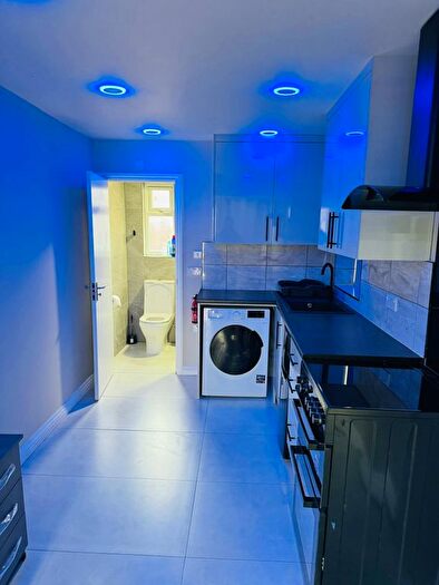 Studio To Rent In Scott Close, West Drayton, UB7