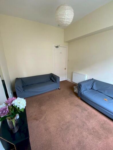 3 Bedroom Flat To Rent In Glen Street, Tollcross, Edinburgh, EH3