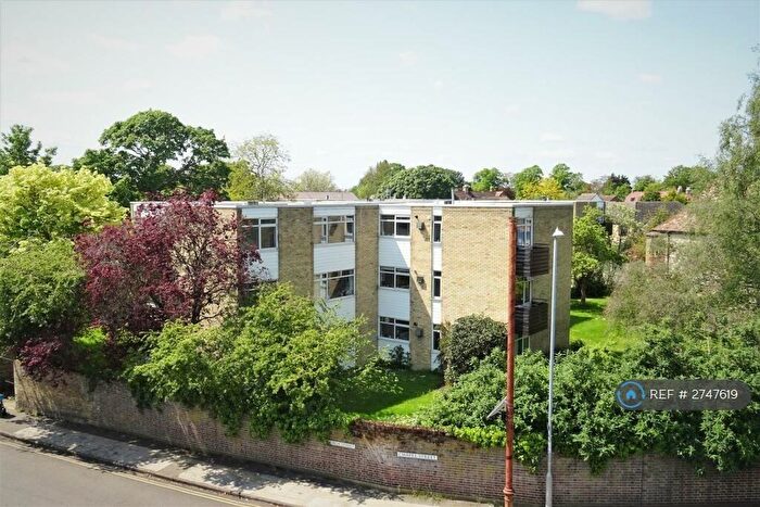 2 Bedroom Flat To Rent In Chesterton Towers, Cambridge, CB4