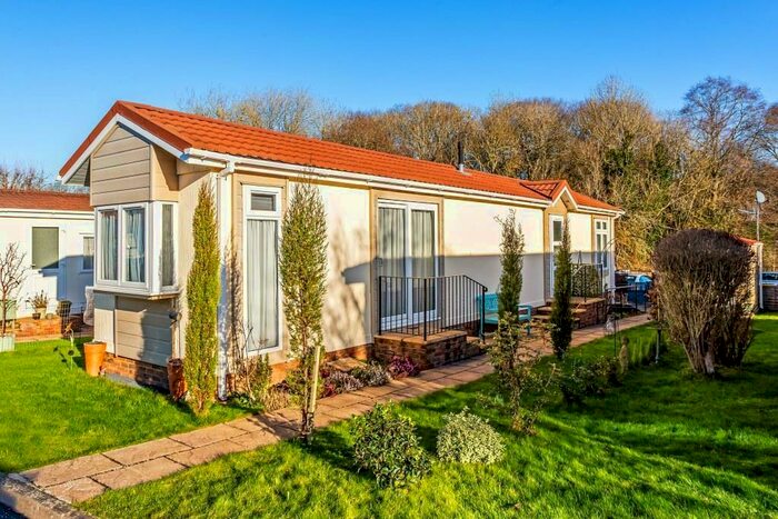 2 Bedroom Park Home For Sale In Rickwood Park, Beare Green, RH5