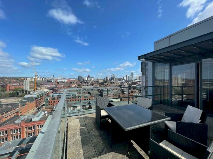 2 Bedroom Apartment To Rent In West Point, Wellington Street, Leeds City Centre, LS1