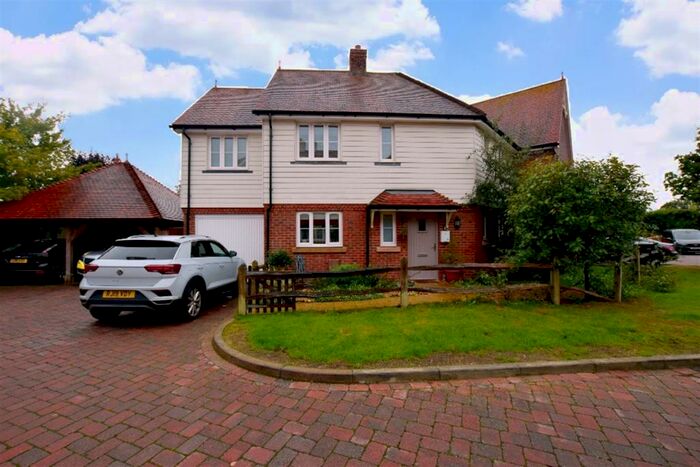 4 Bedroom Semi-Detached House To Rent In Jubilee Gardens, Pagham, Bognor Regis, PO21