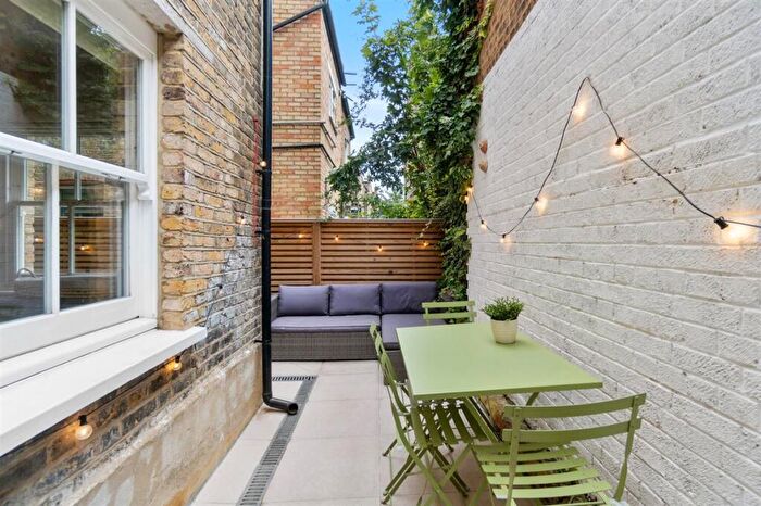 2 Bedroom Flat For Sale In Coldharbour Lane, SE5