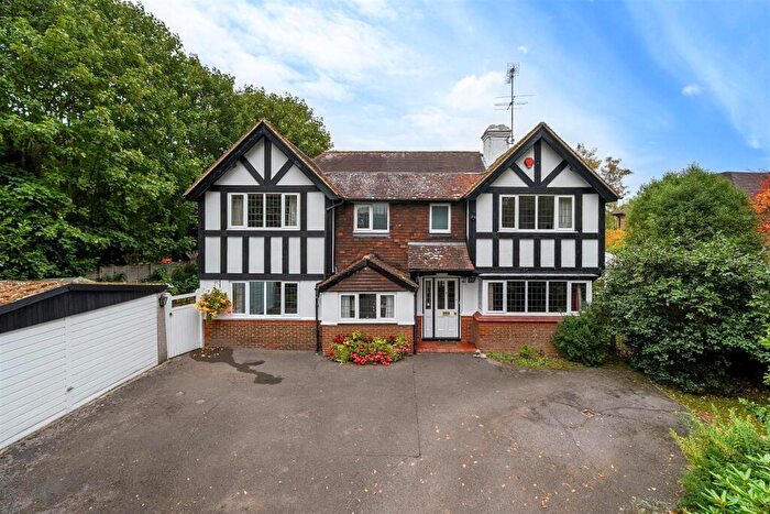 4 Bedroom Detached House For Sale In Frog Hall Drive, Wokingham, Berkshire, RG40