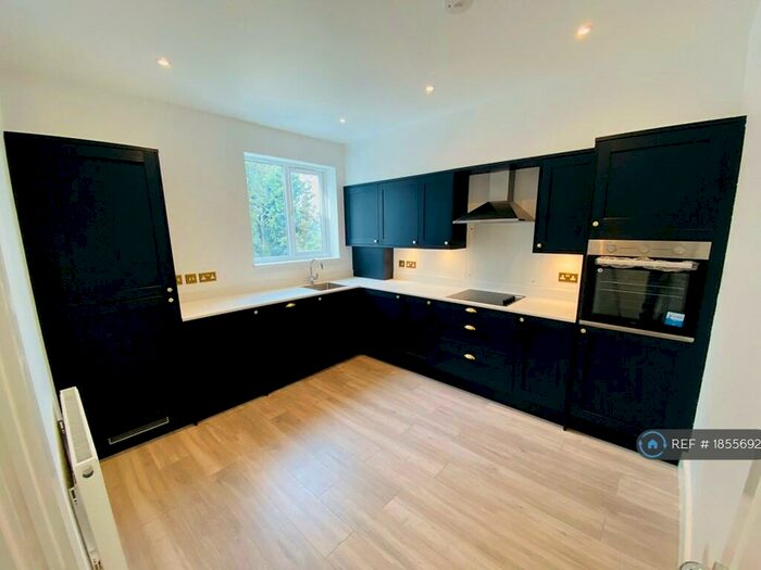 3 Bedroom Maisonette To Rent In Sandy Hill Road, London, SE18