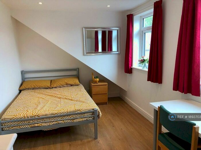6 Bedroom Terraced House To Rent In Osmaston Street, Nottingham, NG7