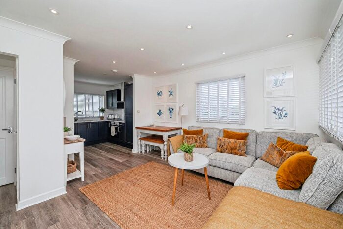 2 Bedroom Park Home For Sale In Mill Lane, Bacton, Norwich, NR12