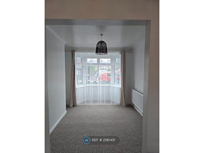 3 Bedroom Semi-Detached House To Rent In Windermere Street, Stoke-On-Trent, ST1