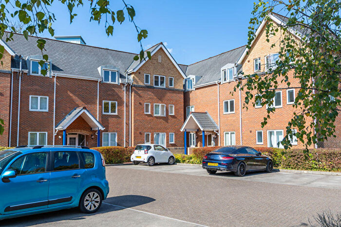 2 Bedroom Flat For Sale In The Landings, Penarth Marina, CF64