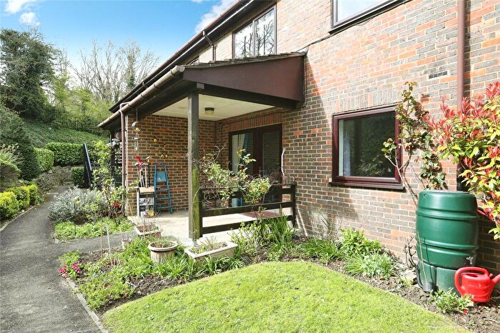 1 Bedroom Flat For Sale In Kingsdale Court (Chatham), Chatham, ME5