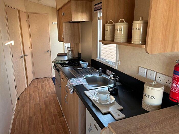 2 Bedroom Park Home For Sale In Felixstowe Beach Holiday Park, IP11