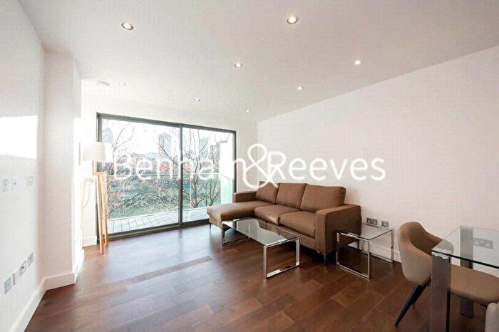 2 Bedroom Property To Rent In Paton Street, London, EC1V