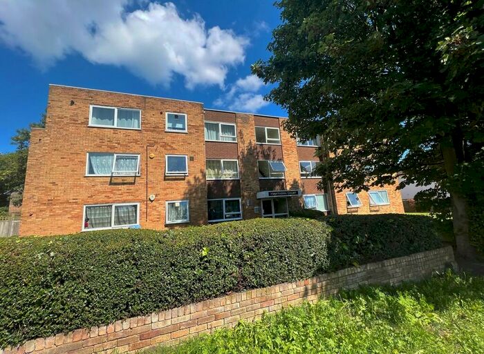 2 Bedroom Apartment To Rent In Hawthorne Court, Pinner, HA5