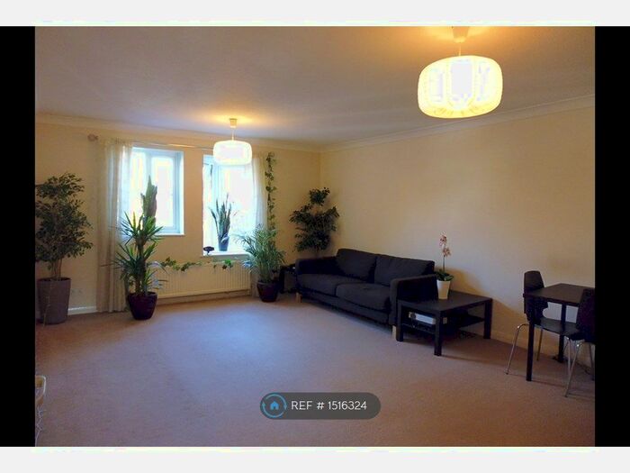 2 Bedroom Flat To Rent In Overton Road, Sutton, SM2
